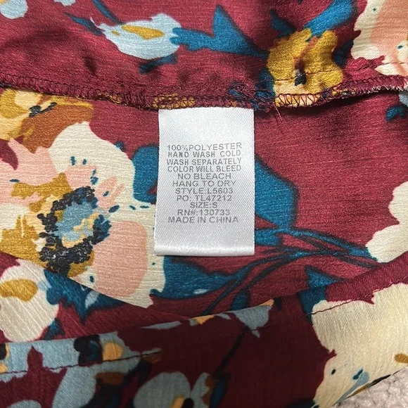 Burgundy floral blouse - Picture 10 of 10